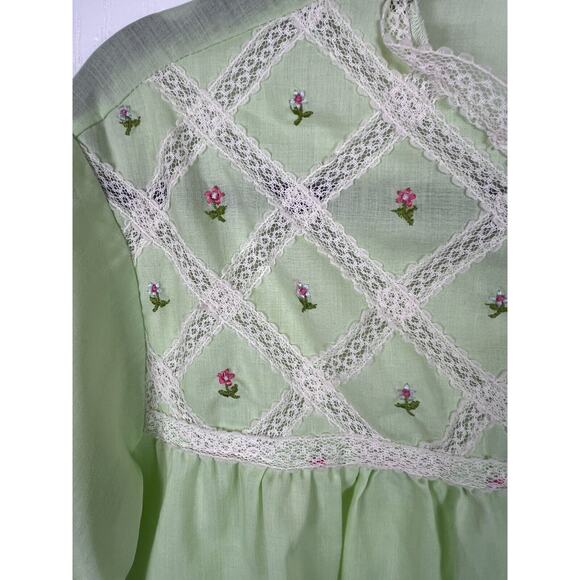 Vintage 50s 60s cotton embroidered green floral lace button up night shirt L - Picture 4 of 9